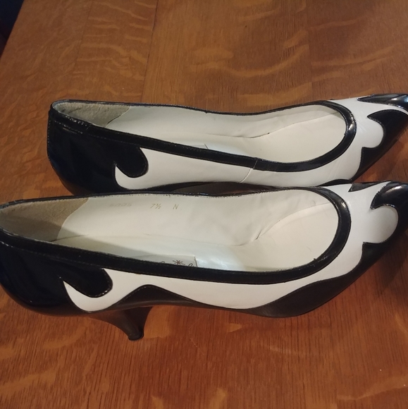 Vintage Heels - Picture 4 of 6